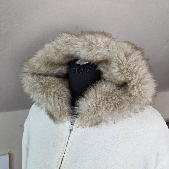 MVSport XL Cream Zip Hoodie with Faux Fur Lined Hood ADK Lake Placid Patch VTG - Picture 3 of 12